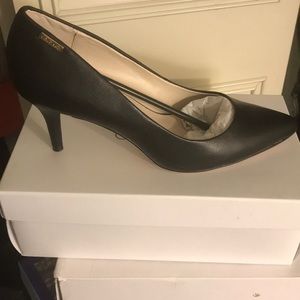 calvin klein kimberly pump
